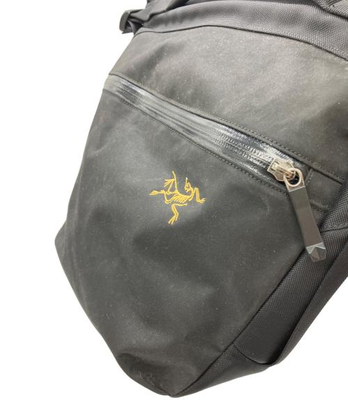 ARC'TERYX（アークテリクス）ARC'TERYX (アークテリクス) ARRO 8 SHOULDER BAG ブラックの古着・服飾アイテム