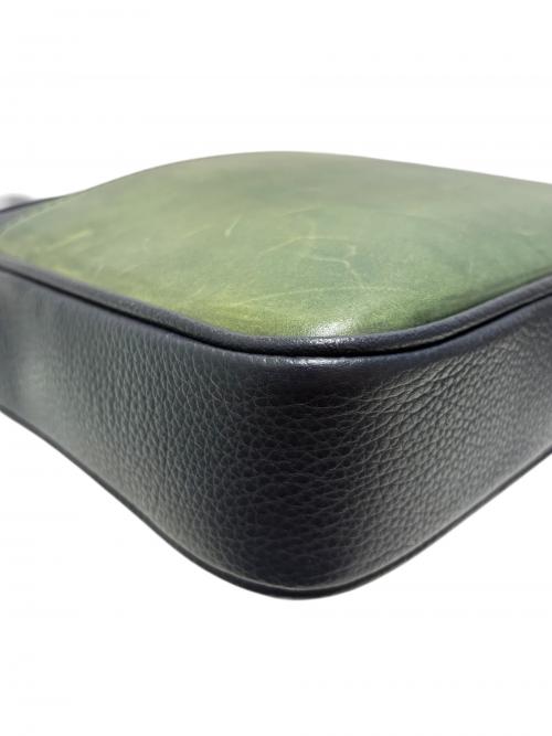 Berluti（ベルルッティ）Berluti (ベルルッティ) グリーンパティーヌ レザーショルダーバッグ グリーン×ネイビー サイズ:-の古着・服飾アイテム