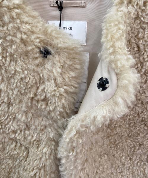 HYKE（ハイク）HYKE (ハイク) FAUX SHERLING CROPPED VEST クリーム サイズ:Freeの古着・服飾アイテム