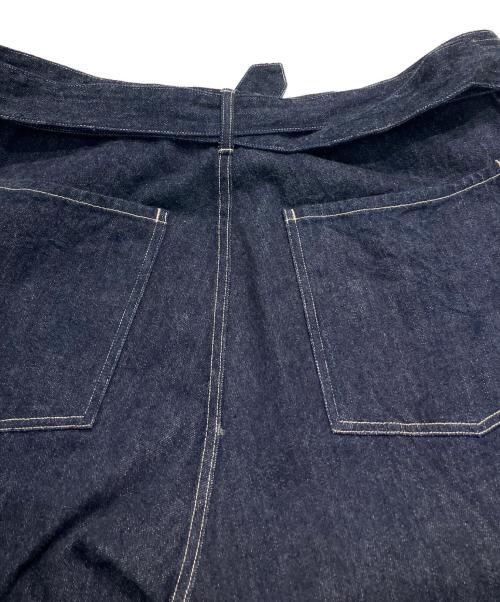 COMOLI（コモリ）COMOLI (コモリ) デニム ベルテッドパンツ インディゴ サイズ:4の古着・服飾アイテム