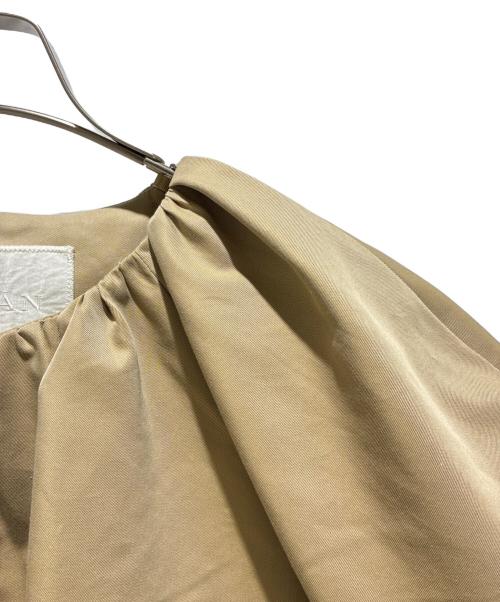 MYLAN（マイラン）MYLAN (マイラン) Gather Round Poncho Jacket ベージュ サイズ:Fの古着・服飾アイテム