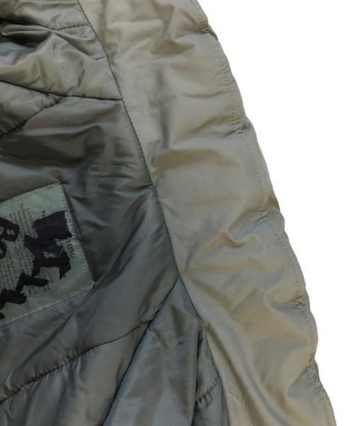 VINTAGE MILITARY（ヴィンテージ ミリタリー）VINTAGE MILITARY (ヴィンテージ ミリタリー) US ARMY Primaloft Level 7 ECW Parka グレー サイズ:不明の古着・服飾アイテム