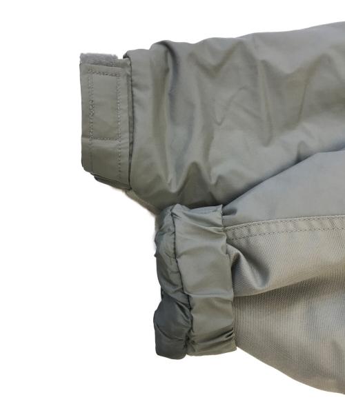 VINTAGE MILITARY（ヴィンテージ ミリタリー）VINTAGE MILITARY (ヴィンテージ ミリタリー) US ARMY Primaloft Level 7 ECW Parka グレー サイズ:不明の古着・服飾アイテム
