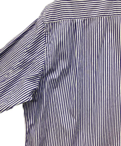 PLAY COMME des GARCONS（プレイコムデギャルソン）PLAY COMME des GARCONS (プレイコムデギャルソン) Stripe Shirt With Black Emblem Pattern ブルー サイズ:XLの古着・服飾アイテム