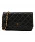CHANEL（シャネル）の古着「マトラッセチェーンショルダーウォレット」｜ブラック