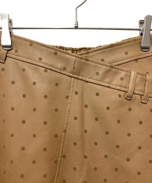 Ameri（アメリ）Ameri (アメリ) DOT FLOCKY LEATHER SKIRT ベージュ サイズ:Mの古着・服飾アイテム