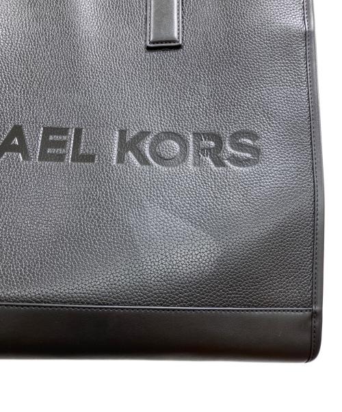 MICHAEL KORS（マイケルコース）MICHAEL KORS (マイケルコース) ロゴエンボス トートバッグ ブラックの古着・服飾アイテム