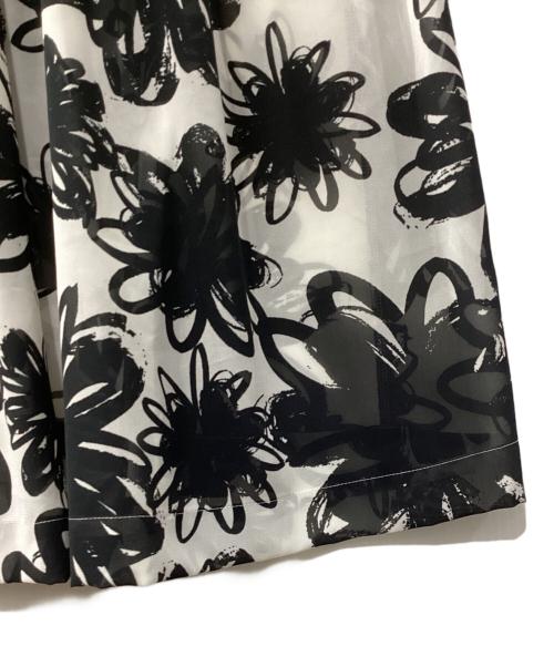 COMME des GARCONS（コムデギャルソン）COMME des GARCONS (コムデギャルソン) シフォン ノースリーブ総柄ワンピース ブラック×ホワイト サイズ:Sの古着・服飾アイテム