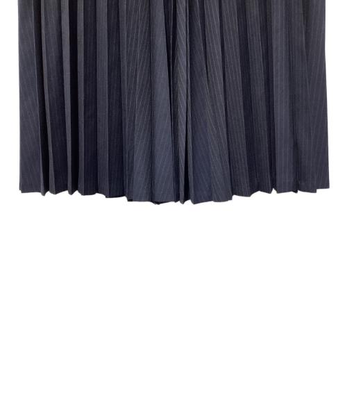 JUNYA WATANABE COMME des GARCONS（(ジュンヤワタナベ コムデギャルソン）JUNYA WATANABE COMME des GARCONS ((ジュンヤワタナベ コムデギャルソン) ストライププリーツスカート ネイビー サイズ:Mの古着・服飾アイテム