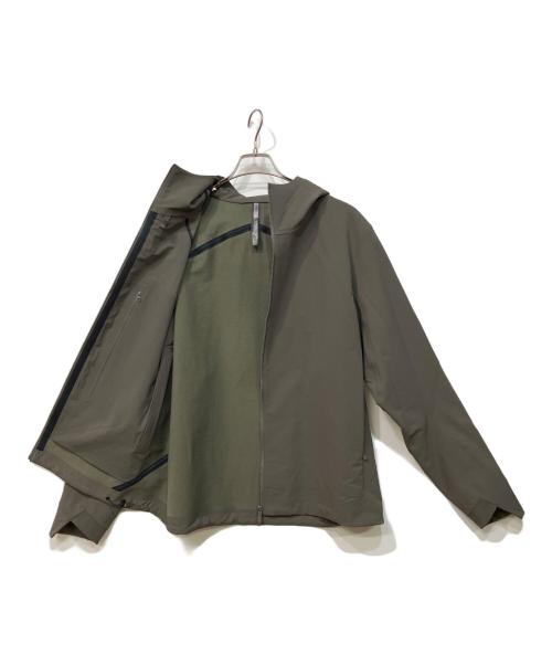 ARC'TERYX（アークテリクス）ARC'TERYX (アークテリクス) アウトドアウェア(ジャケット) グレー サイズ:SIZE　Mの古着・服飾アイテム