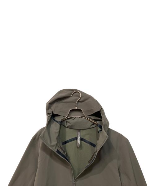 ARC'TERYX（アークテリクス）ARC'TERYX (アークテリクス) アウトドアウェア(ジャケット) グレー サイズ:SIZE　Mの古着・服飾アイテム
