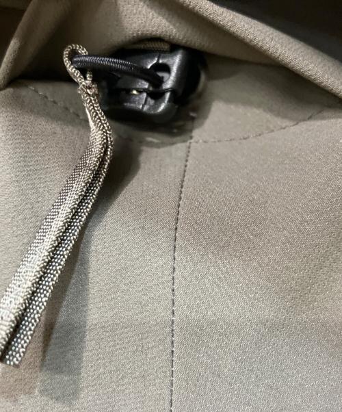 ARC'TERYX（アークテリクス）ARC'TERYX (アークテリクス) アウトドアウェア(ジャケット) グレー サイズ:SIZE　Mの古着・服飾アイテム