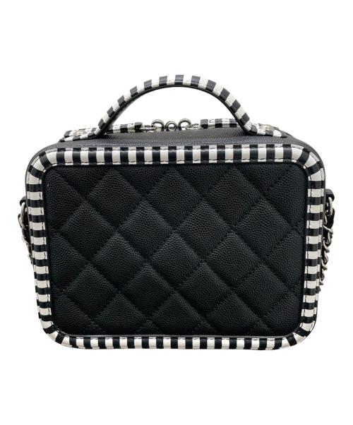 CHANEL（シャネル）CHANEL (シャネル) CCフィリグリー スモール バニティ ショルダーバッグ ブラック×ホワイト サイズ:スモール/Smallの古着・服飾アイテム