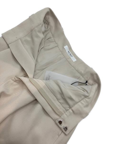 HER LIP TO（ハーリップトゥ）HER LIP TO (ハーリップトゥ) Tucked Twill Bermuda Shorts ベージュ サイズ:Mの古着・服飾アイテム