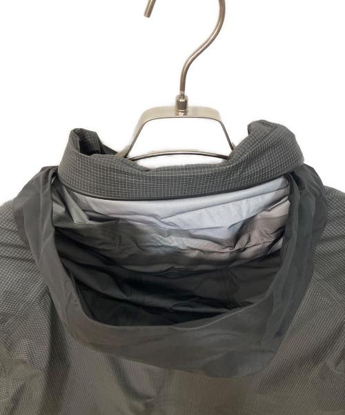 ARC'TERYX VEILANCE（アークテリクスヴェイランス）ARC'TERYX VEILANCE (アークテリクスヴェイランス) アウトドアウェア(モニターIS GRコート) ブラック サイズ:SIZE Mの古着・服飾アイテム