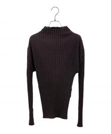 ISSEY MIYAKE（イッセイミヤケ）の古着「ハイネックプリーツカットソー」｜ブラウン