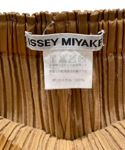 ISSEY MIYAKE（イッセイミヤケ）ISSEY MIYAKE (イッセイミヤケ) スウェードライクプリーツパンツ ブラウン サイズ:2の古着・服飾アイテム