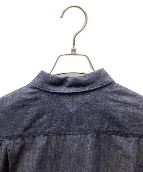 WHITE MOUNTAINEERING（ホワイトマウンテ二アニング）WHITE MOUNTAINEERING (ホワイトマウンテ二アニング) GUSSET SLEEVE POCKET CHAMBRAY WORK SHIRT インディゴ サイズ:１の古着・服飾アイテム