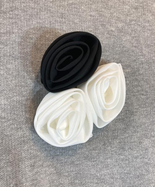 maison de Dolce.（メゾンドドルチェ）maison de dolce. (メゾンドドルチェ) rosette knit グレー サイズ:Fの古着・服飾アイテム