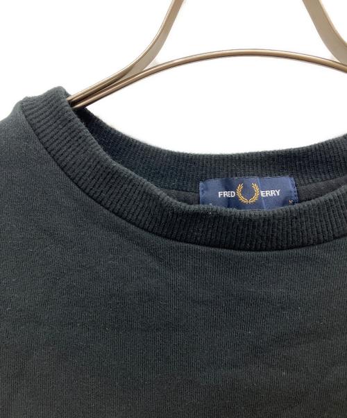 FRED PERRY（フレッドペリー）FRED PERRY (フレッドペリー) Embroidery Crew Neck Sweatshirt ブラック サイズ:Mの古着・服飾アイテム