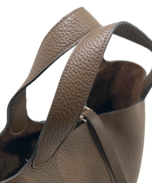 HERMES（エルメス）HERMES (エルメス) ピコタンロックMM/トリヨンクレマンス/☐Q刻印:2013年/シルバー金具 カカオ サイズ:MMの古着・服飾アイテム