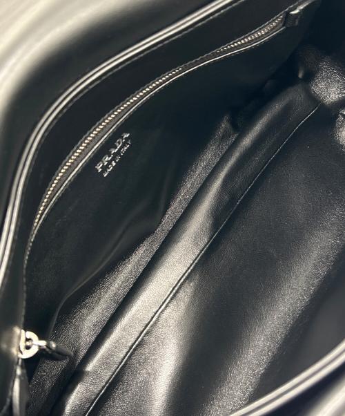 PRADA（プラダ）PRADA (プラダ) パサージュ/トライアングルロゴ ショルダーバッグ/ハンドバッグ/ロングハンドルバッグ ブラックの古着・服飾アイテム