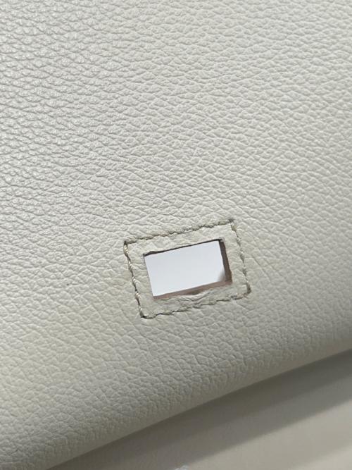 HERMES（エルメス）HERMES (エルメス) Jypsière Mini ジプシエール ミニ/エバーカラー/シルバー金具/べトン/B刻印:2023年製 ベトン サイズ:ミニ/Miniの古着・服飾アイテム