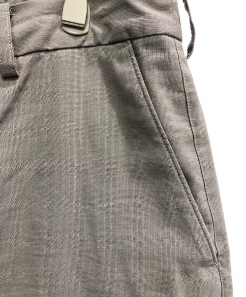 cornier（コルニエ）cornier (コルニエ) WOOL PAPER EASY PANTS グレー サイズ:Lの古着・服飾アイテム