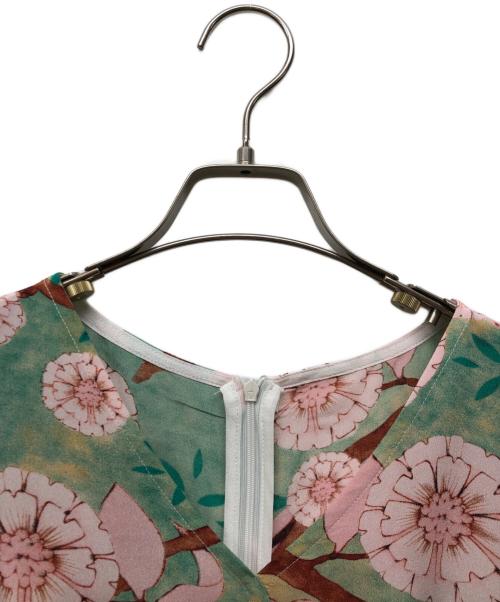 AMARPHIE（アマルフィー）AMARPHIE (アマルフィー) 花柄ベルテッドドレス グリーン サイズ:Fの古着・服飾アイテム