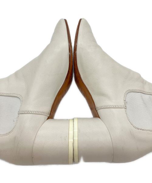 MM6 Maison Margiela（エムエムシックスメゾンマルジェラ）MM6 Maison Margiela (エムエムシックスメゾンマルジェラ) サイドゴアレザーブーツ ホワイト サイズ:SIZE 37の古着・服飾アイテム