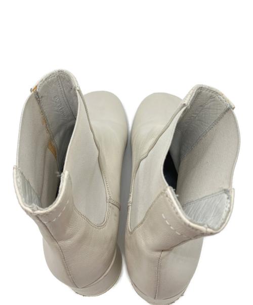 MM6 Maison Margiela（エムエムシックスメゾンマルジェラ）MM6 Maison Margiela (エムエムシックスメゾンマルジェラ) サイドゴアレザーブーツ ホワイト サイズ:SIZE 37の古着・服飾アイテム