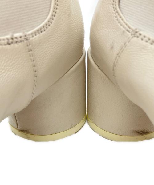 MM6 Maison Margiela（エムエムシックスメゾンマルジェラ）MM6 Maison Margiela (エムエムシックスメゾンマルジェラ) サイドゴアレザーブーツ ホワイト サイズ:SIZE 37の古着・服飾アイテム