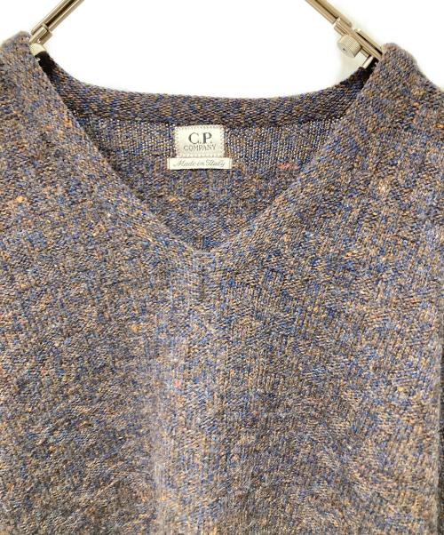 C.P COMPANY（シーピーカンパニー）C.P COMPANY (シーピーカンパニー) Vネックニット ブラウン×ネイビー サイズ:4の古着・服飾アイテム