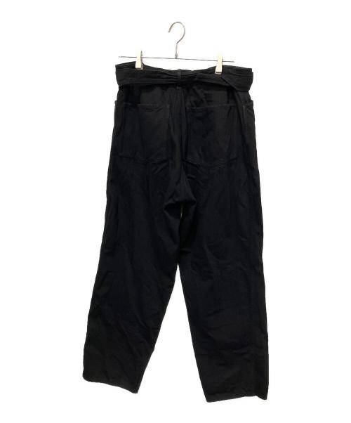 COMOLI（コモリ）COMOLI (コモリ) デニム ベルテッドパンツ ブラック サイズ:4の古着・服飾アイテム