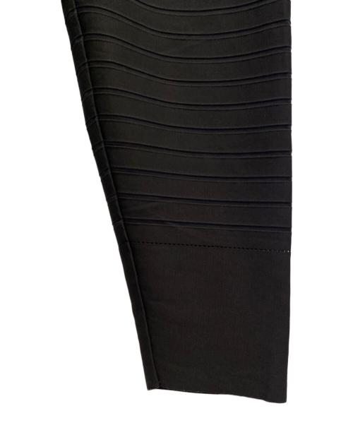 ISSEY MIYAKE（イッセイミヤケ）ISSEY MIYAKE (イッセイミヤケ) ボーダープリーツイージーパンツ ブラック サイズ:3の古着・服飾アイテム