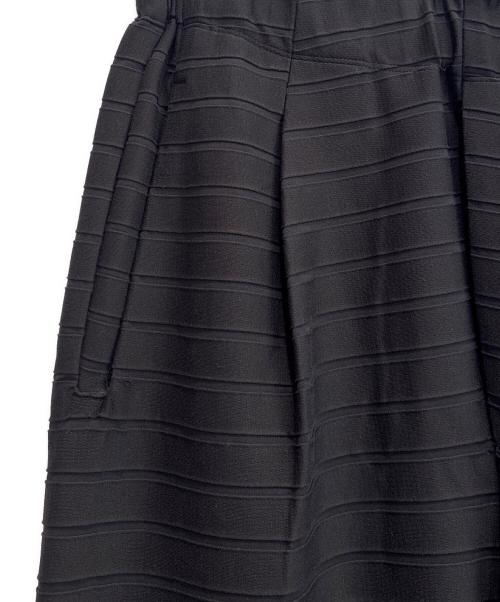 ISSEY MIYAKE（イッセイミヤケ）ISSEY MIYAKE (イッセイミヤケ) ボーダープリーツイージーパンツ ブラック サイズ:3の古着・服飾アイテム