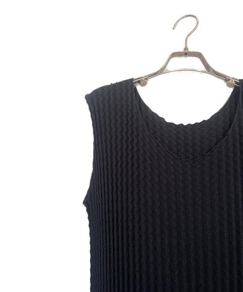 ISSEY MIYAKE（イッセイミヤケ）ISSEY MIYAKE (イッセイミヤケ) SPONGY BK WT Sleeveless dress ブラック サイズ:2の古着・服飾アイテム
