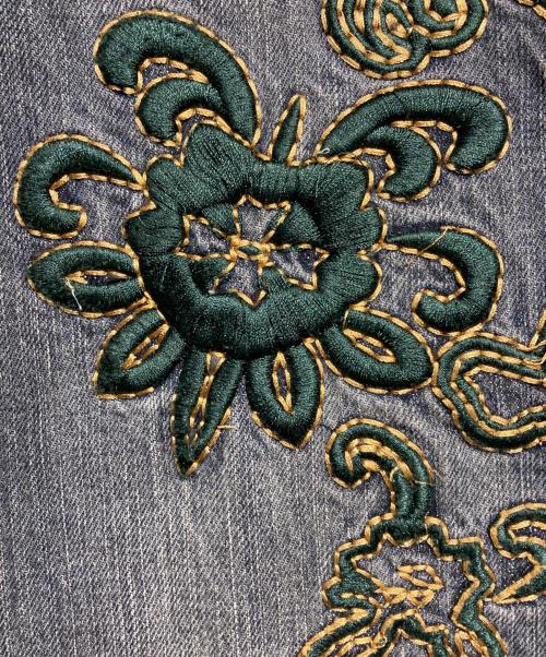 TORNADO MART（トルネードマート）TORNADO MART (トルネードマート) 刺繍デニムパンツ/Denim Pants ブラック サイズ:Lの古着・服飾アイテム