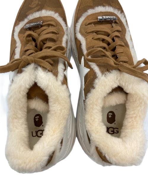 UGG（アグ）UGG (アグ) A BATHING APE (アベイシングエイプ) スニーカー ベージュ×ホワイト サイズ:27の古着・服飾アイテム