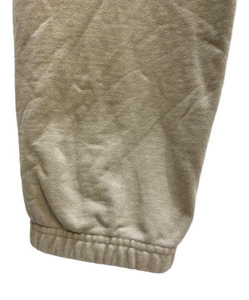 UNDEFEATED（アンディフィーテッド）UNDEFEATED (アンディフィーテッド) スウェットハーフパンツ ベージュ サイズ:Mの古着・服飾アイテム