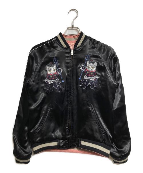 Yuko Higuchi（ユウコ ヒグチ）Yuko Higuchi (ユウコ ヒグチ) スカジャン 猫風神雷神図/Souvenir Jacket ブラック×ピンク サイズ:Mの古着・服飾アイテム