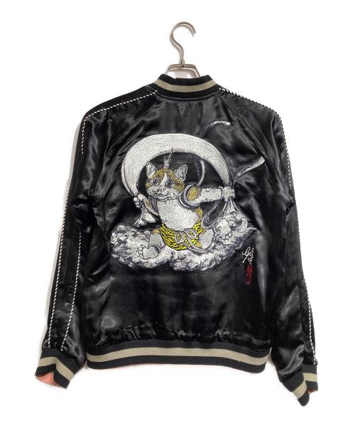 Yuko Higuchi（ユウコ ヒグチ）Yuko Higuchi (ユウコ ヒグチ) スカジャン 猫風神雷神図/Souvenir Jacket ブラック×ピンク サイズ:Mの古着・服飾アイテム