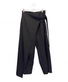 Y's（ワイズ）の古着「アシンメトリー ラッププリーツパンツ」｜ブラック