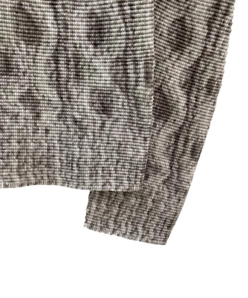 me ISSEY MIYAKE（ミーイッセイ ミヤケ）me ISSEY MIYAKE (ミーイッセイ ミヤケ) ニット柄プリーツカットソー グレー サイズ:Freeの古着・服飾アイテム
