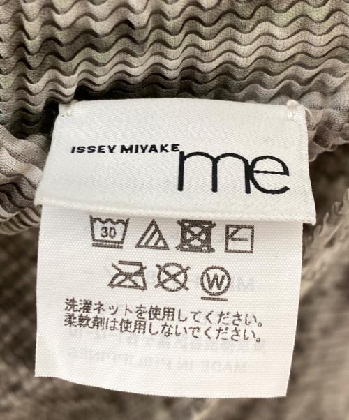 me ISSEY MIYAKE（ミーイッセイ ミヤケ）me ISSEY MIYAKE (ミーイッセイ ミヤケ) ニット柄プリーツカットソー グレー サイズ:Freeの古着・服飾アイテム