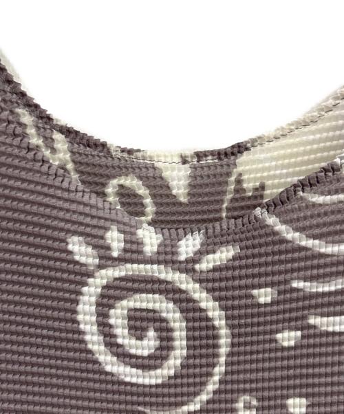 me ISSEY MIYAKE（ミーイッセイ ミヤケ）me ISSEY MIYAKE (ミーイッセイ ミヤケ) SING クルーネック グレー サイズ:Freeの古着・服飾アイテム
