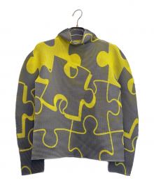 me ISSEY MIYAKE（ミーイッセイ ミヤケ）の古着「PUZZLE/パズル ハイネック プリーツ ロングスリーブ カットソー」｜グレー