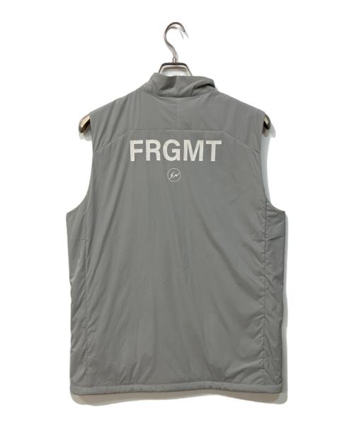 BURTON（バートン）BURTON (バートン) FRAGMENT DESIGN (フラグメントデザイン) AKヘリウムFRAGMENTベスト グレー サイズ:SIZE L 未使用品の古着・服飾アイテム