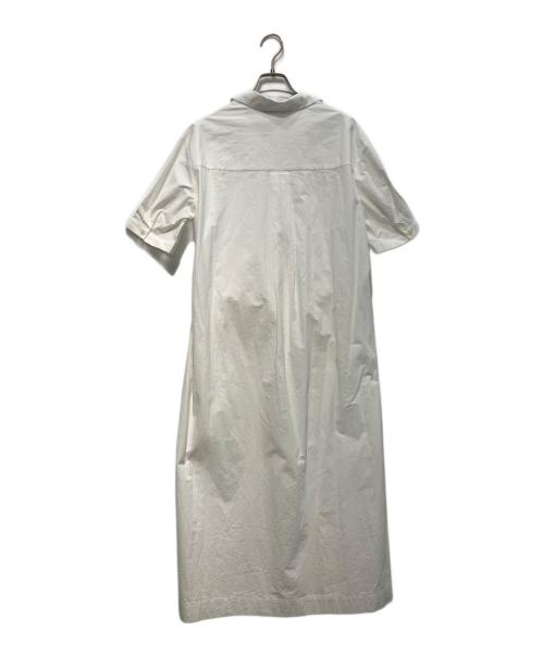 Fano Studios（ファノ ストゥディオズ）Fano Studios (ファノ ストゥディオズ) 三角スカーフ付き Vネック 襟付きワンピース ホワイト サイズ:Sの古着・服飾アイテム