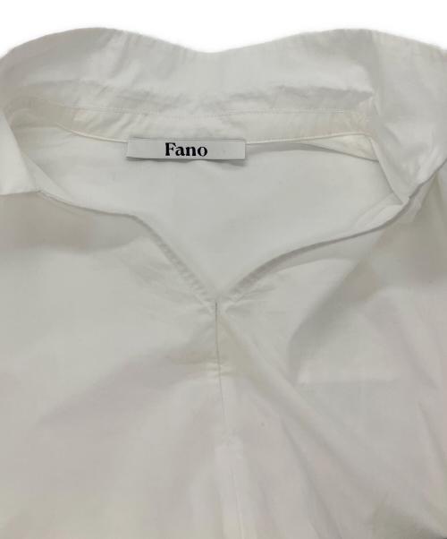 Fano Studios（ファノ ストゥディオズ）Fano Studios (ファノ ストゥディオズ) 三角スカーフ付き Vネック 襟付きワンピース ホワイト サイズ:Sの古着・服飾アイテム